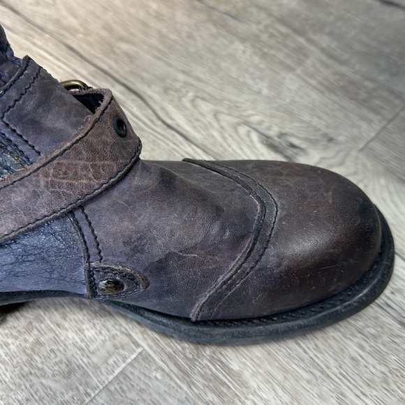 Rare and Unique UGG boots! Beautiful purples and blues with a touch of gold. - Picture 8 of 16